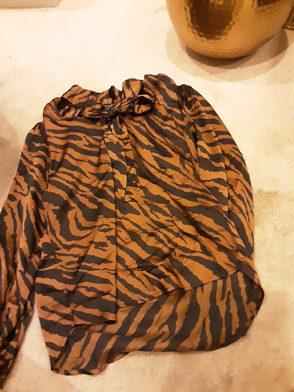 Bundle Womans Tops - Picture 2 of 3
